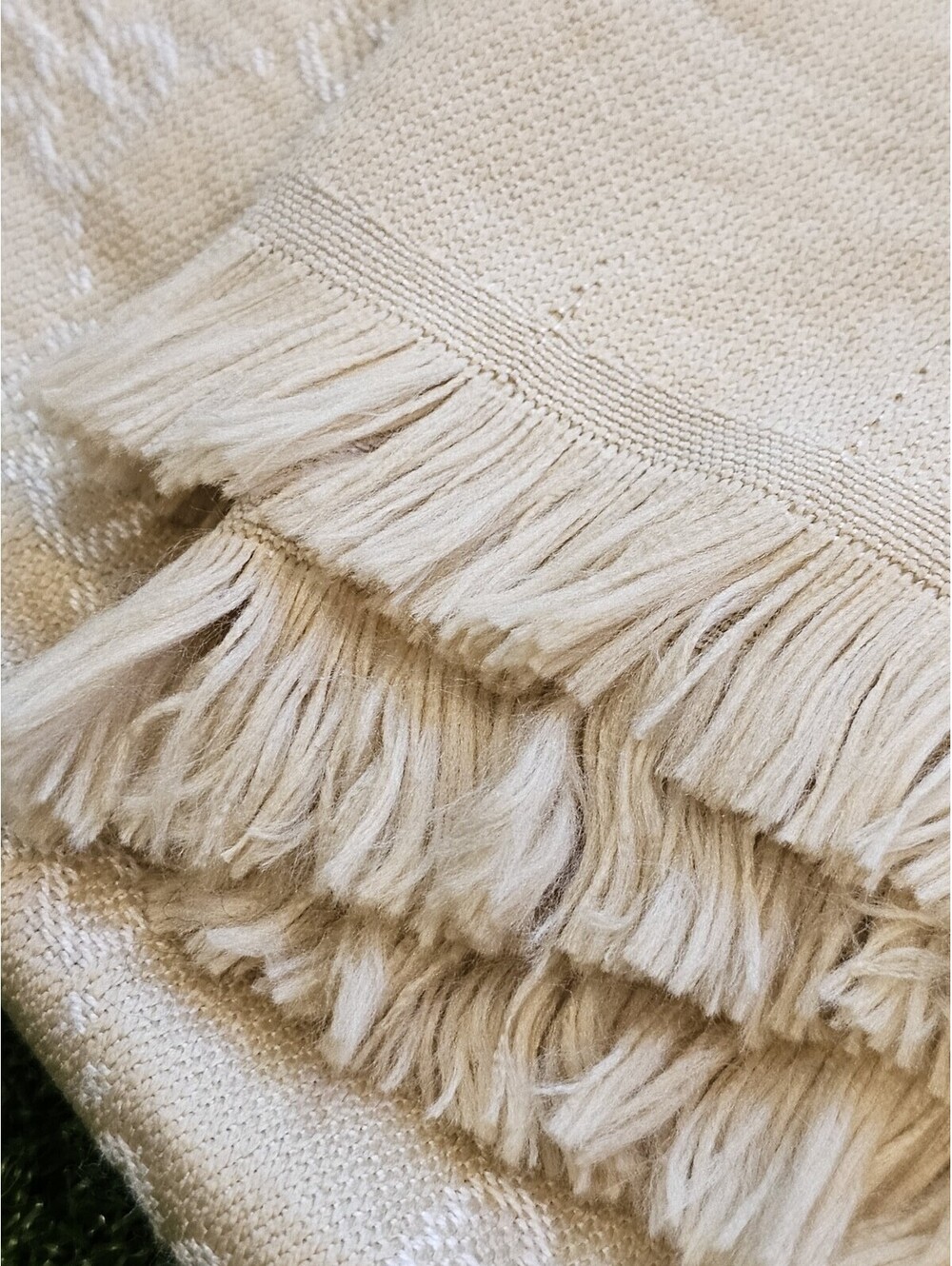 Authentic GUCCI Large Scarf Beige GG Monogram Silk Blend Fringe Web Stripe 30x75 - Picture 7 of 8